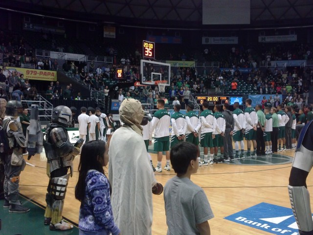 Hawaii rode to a win over Cal State Bakersfield on "Star Wars Night."