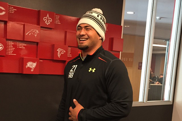 Joey Iosefa, shown during UH's Pro Day, signed a deal with Tampa Bay. Photo by Stephen Tsai. 