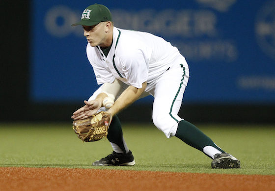 Hawaii freshman Jonathan Weeks is off to a good start playing in his hometown of Long Beach, Calif. Photo by Jamm Aquino/Star-Advertiser.