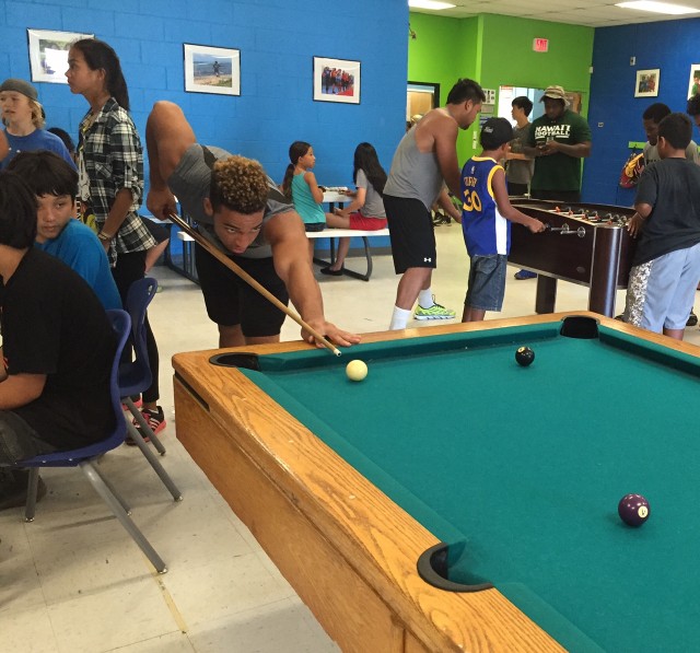 Outside linebacker Russell Williams