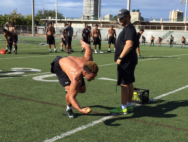 Outside linebacker Russell Williams 