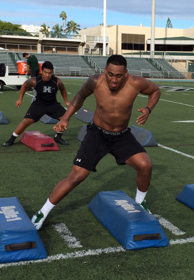 Linebackers Dayton Furuta and Lance Williams 