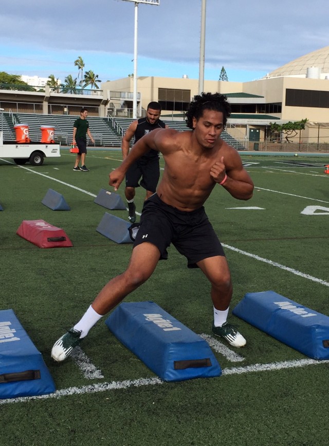 Outside linebacker Jahlani Tavai