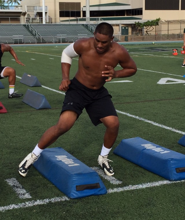 Inside linebacker Benetton Fonua 