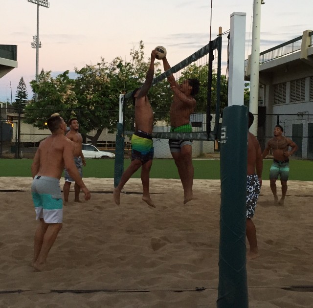 Linebackers Lance Williams and Jahlani Tavai