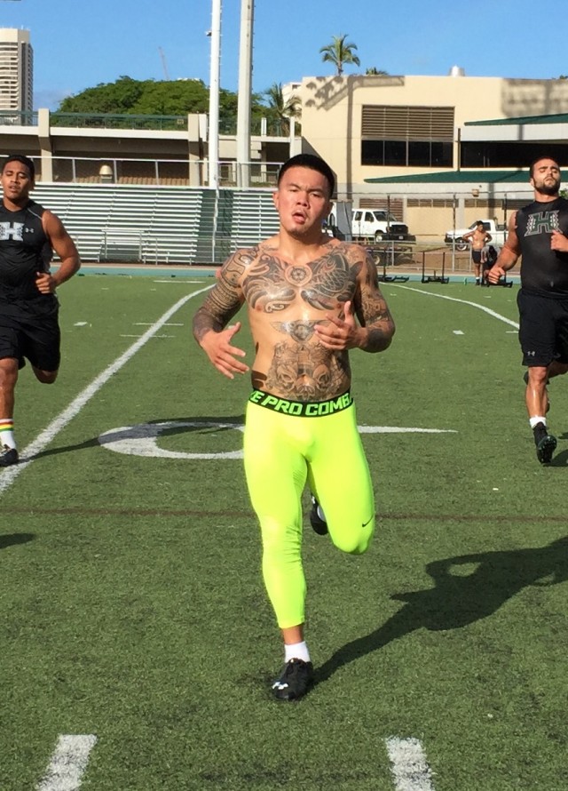 Running back Jason Muraoka