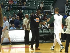 Mike Thomas repping the jersey of the ultimate underdogs, the Tune Squad.