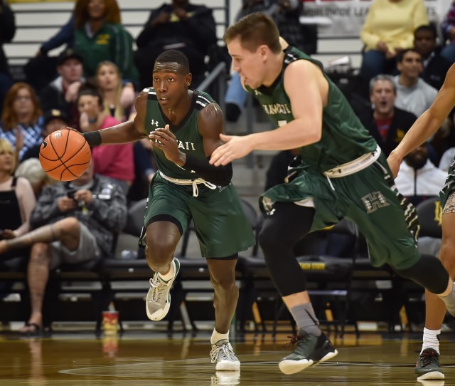 Matt Owies, right, will play elsewhere next season. Photo by Steven Georges/Special to the Honolulu Star-Advertiser
