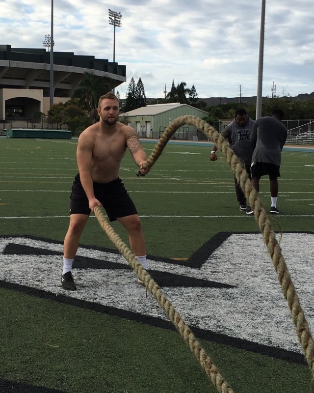Defensive tackle Cole Carter